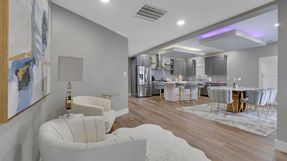 West Central Condo | nStylish Downtown Fort Wayne 3BR 2 BA Condo WiFi & Free Parking