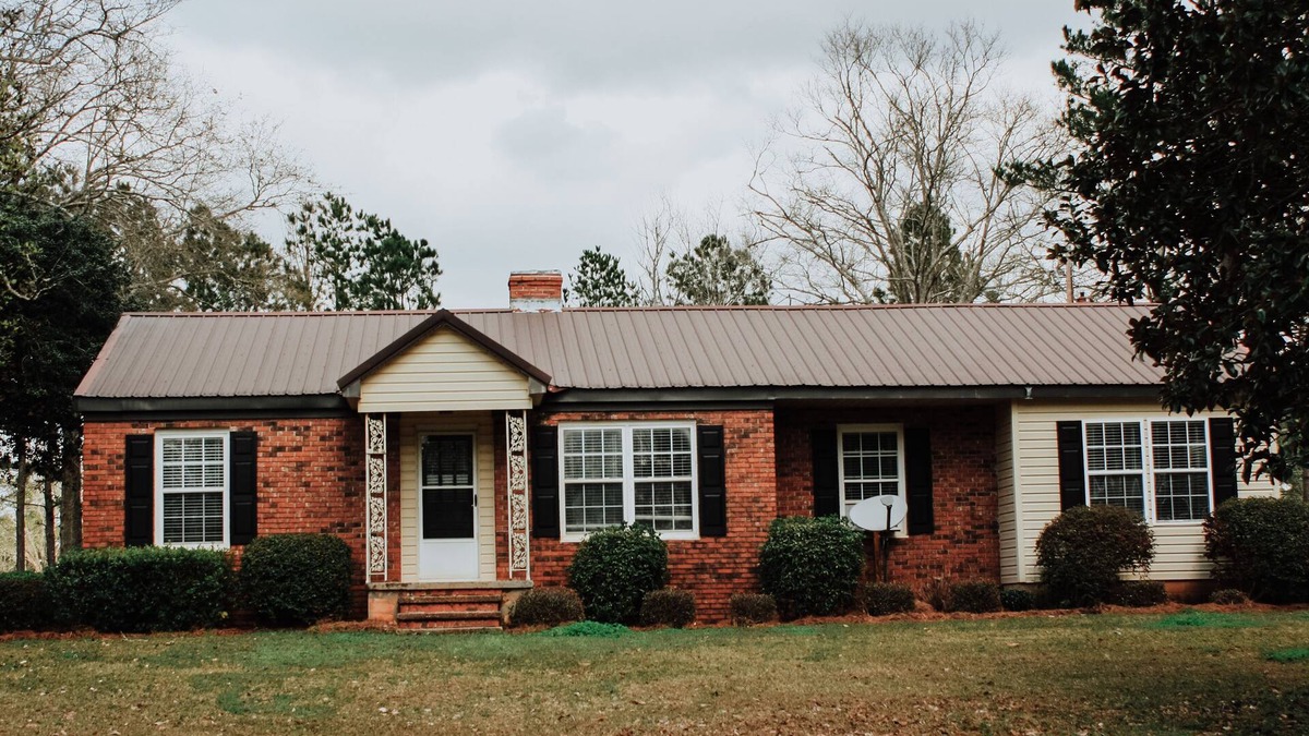 Morris House | Nubbintown UP House Great Stay for Family or Work