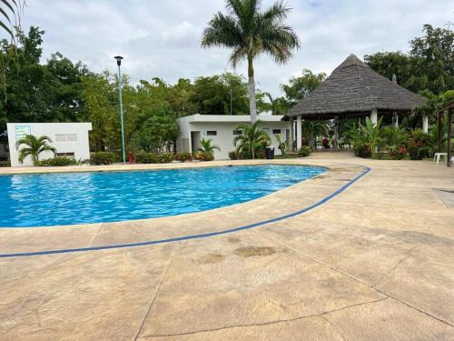 Lazaro Cardenas Apartment | Nueva en Frac Privado Alberca 50MBS FACTuramos