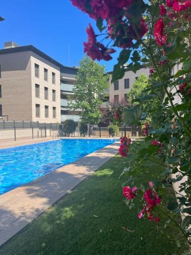 Tossa de Mar Apartment | Nuevo, espacioso y confortable con pkg y piscina