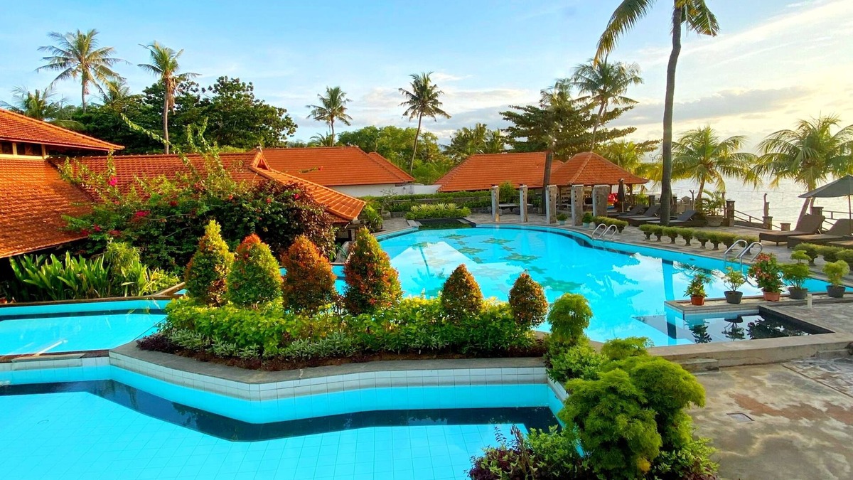 Temukus Hotel | Nugraha Lovina Seaview Resort & Spa
