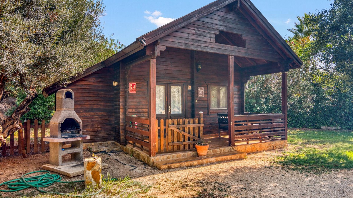 Benicolet Apartment | Null 'Entre Viejos Olivos 4' with Mountain View, Shared Pool and Air Conditioning