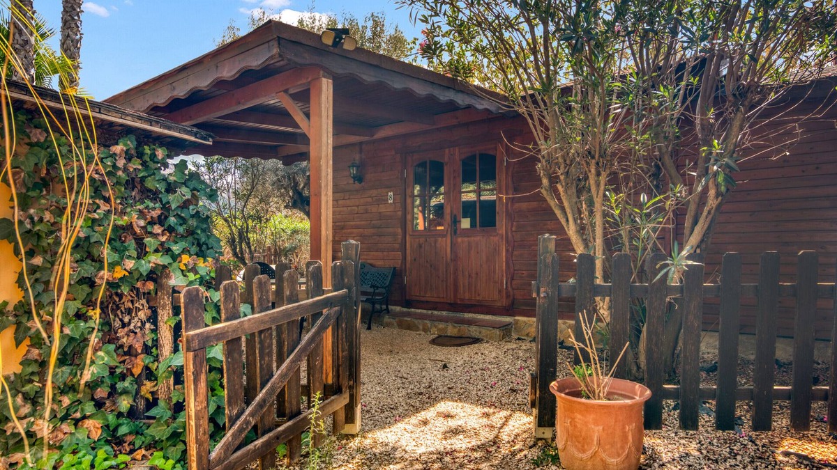 Benicolet Apartment | Null 'Entre Viejos Olivos 8' with Mountain View, Shared Pool and Air Conditioning