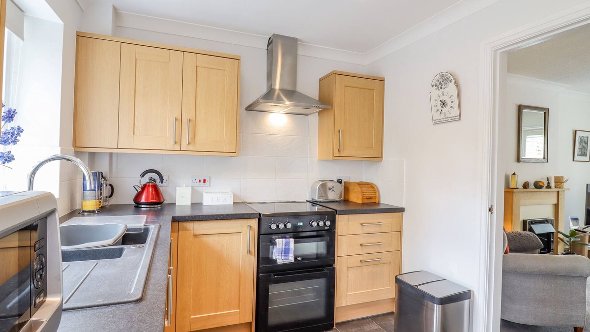 Sudbury Cottage | NUMBER SIX, romantic, character holiday cottage in Sudbury