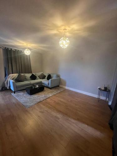 Congerstone House | Nuneaton Pink Rose