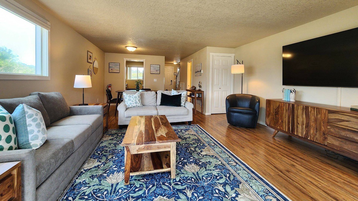 Newport House | Nye Beach! Restaurants, Shop & Walk to Beach!