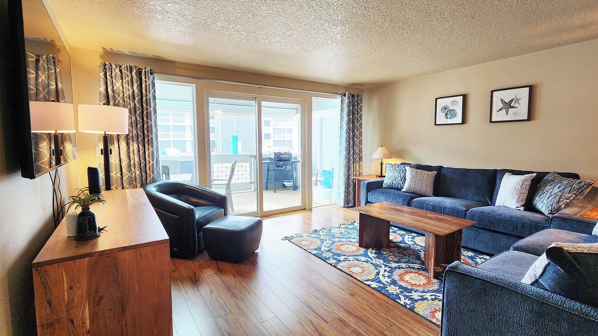 Newport House | Nye Beach, Restaurants, Shop! Walk to the Beach!