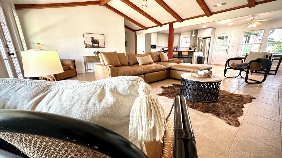 La Grange Other | NYE Winter Ranch Escape, Workers Welcome, sleeps 16, Wifi, fishing, BBQ