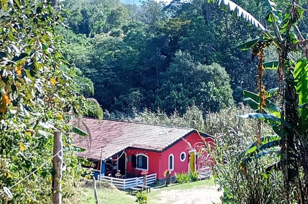 Embu das Artes House | O Brejo Encantado Hostel e Hospedagem