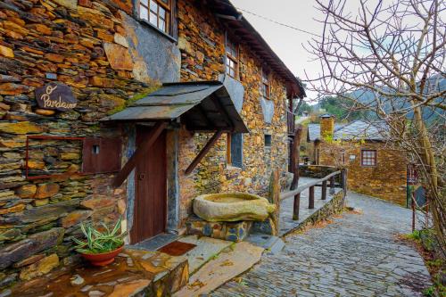 Alvarenga House | O Pardieiro - Aldeia da Paradinha com praia fluvial