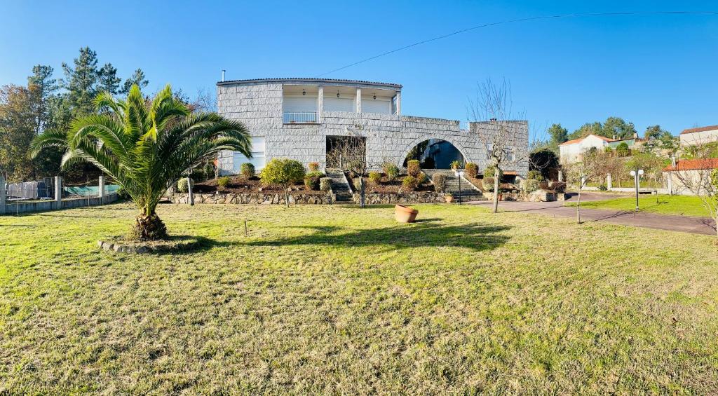 Amoeiro House | O Souto de Monteasnal