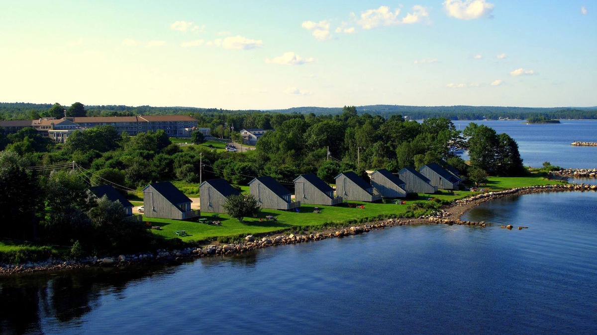 Western Shore Hotel | Oak Island Resort & Conference Centre