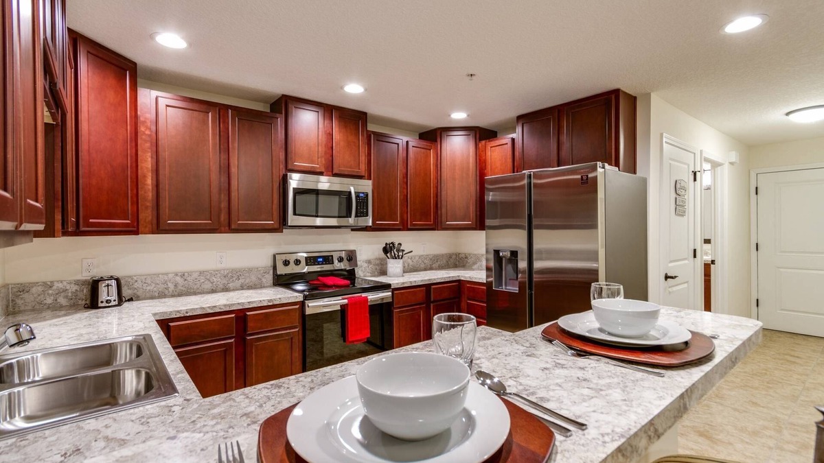 Green Cove Springs Apartment | Oak Street #13 |Monthly Rates |Walkable |Small Dogs Ok |Seasonal Pool |Near St Johns River & Pier
