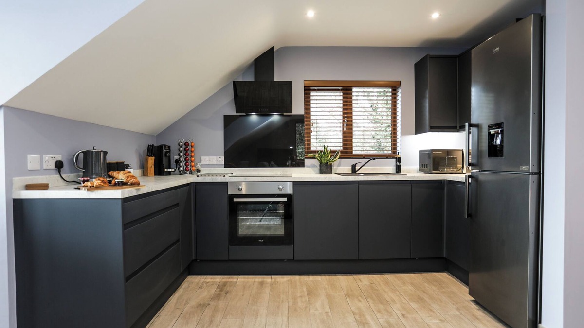 Martlesham Heath Cabin | Oak View Lodge | Suffolk | Private Parking | Wifi