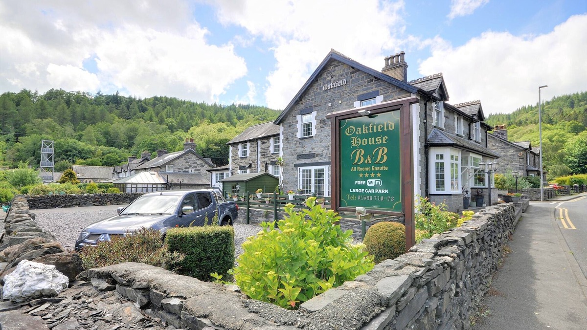 Gwynedd- Snowdonia Bed & Breakfast | Oakfield House Bed and Breakfast