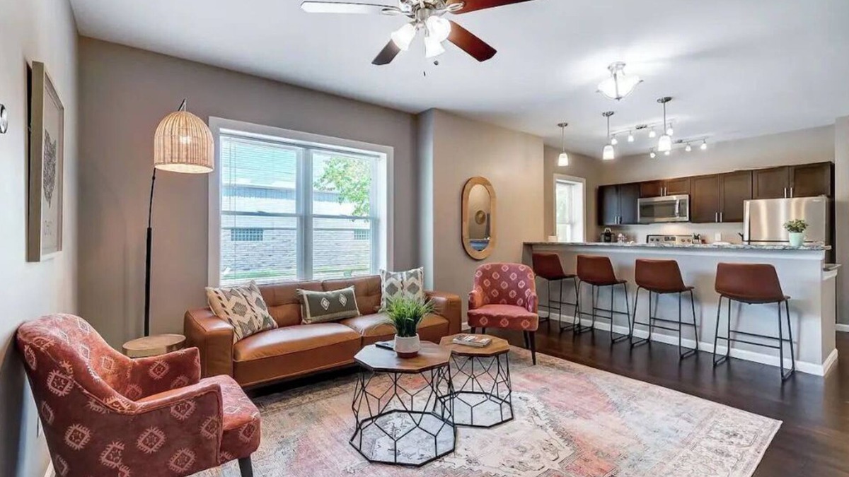 Oakley Condo | Oakley Square Sleeps 5-Fully Remodeled-Walkable