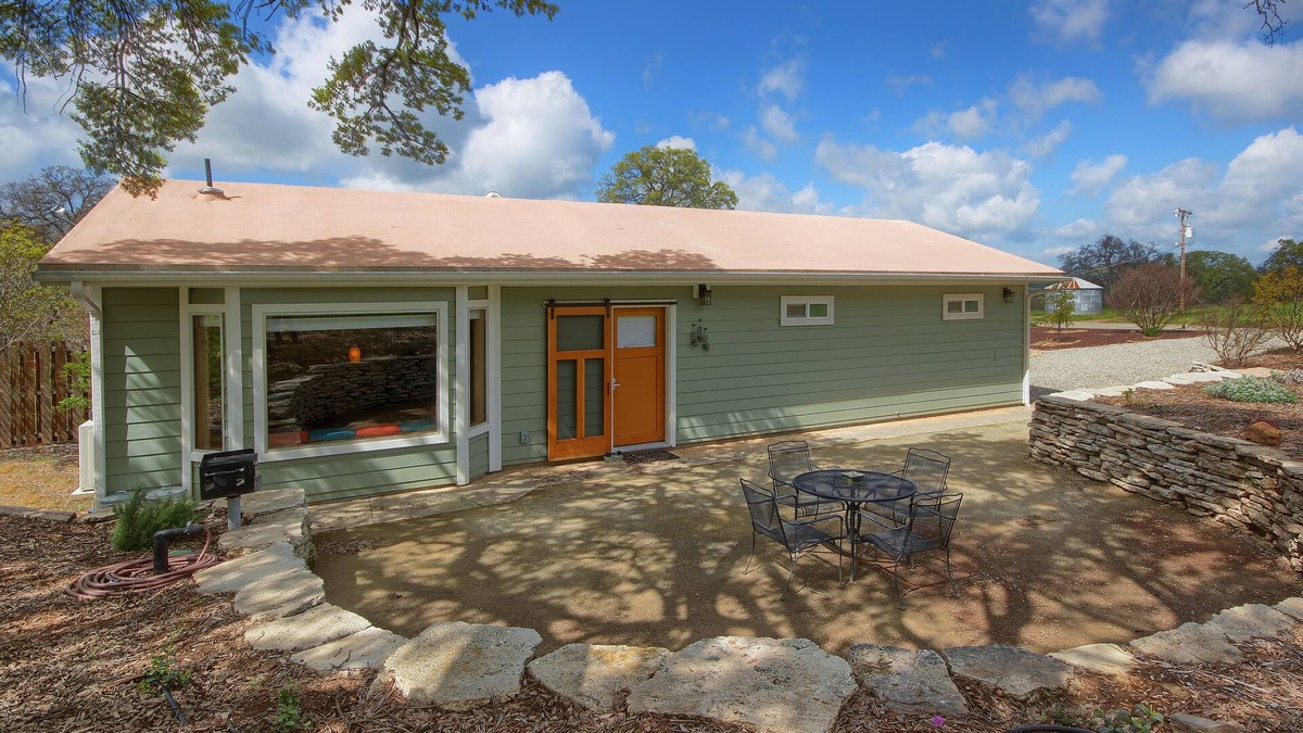 Catheys Valley House | Oaks Retreat in tranquil setting near Yosemite Valley/Merced River