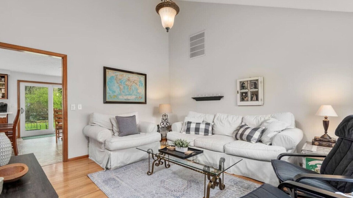 Central Oregon House | Oakway Oasis: within 3 miles of Autzen/U of O