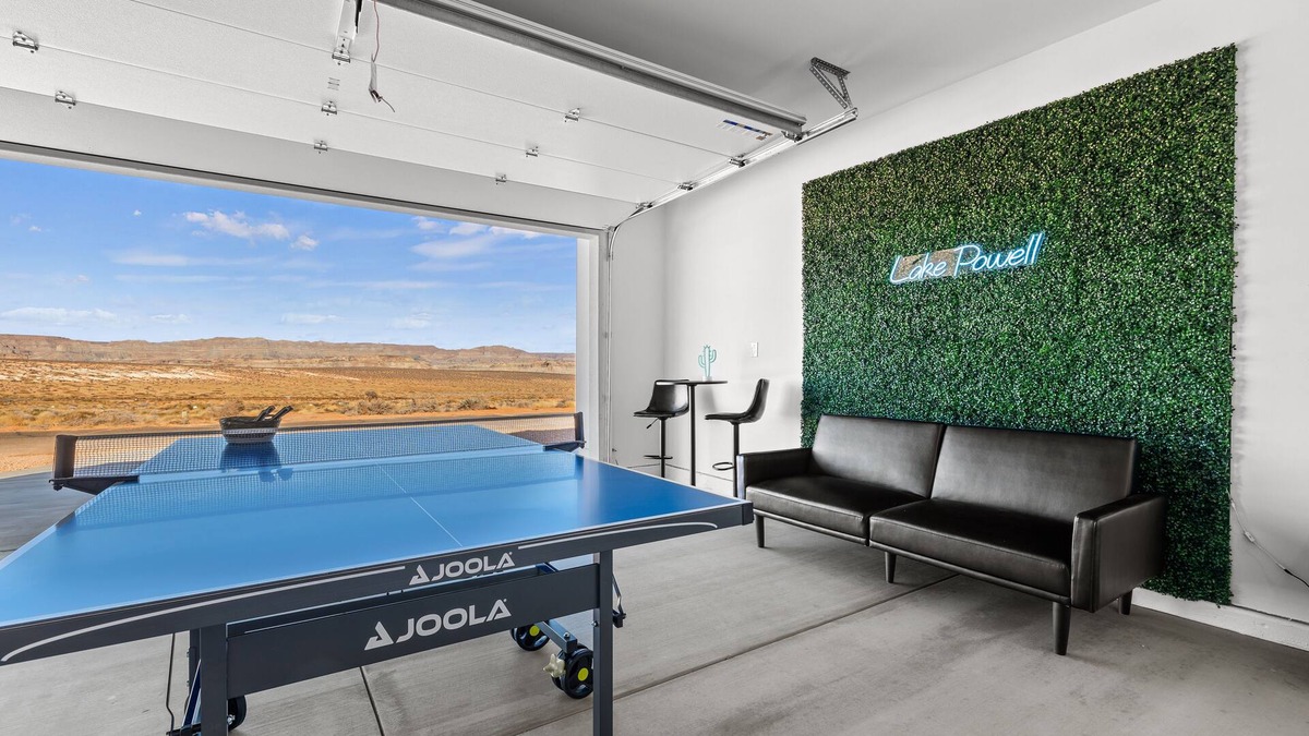 Greenehaven House | Oasis at Lake Powell - Hot Tub & Roof Top Deck - 4 Bedrooms/Sleeps 13