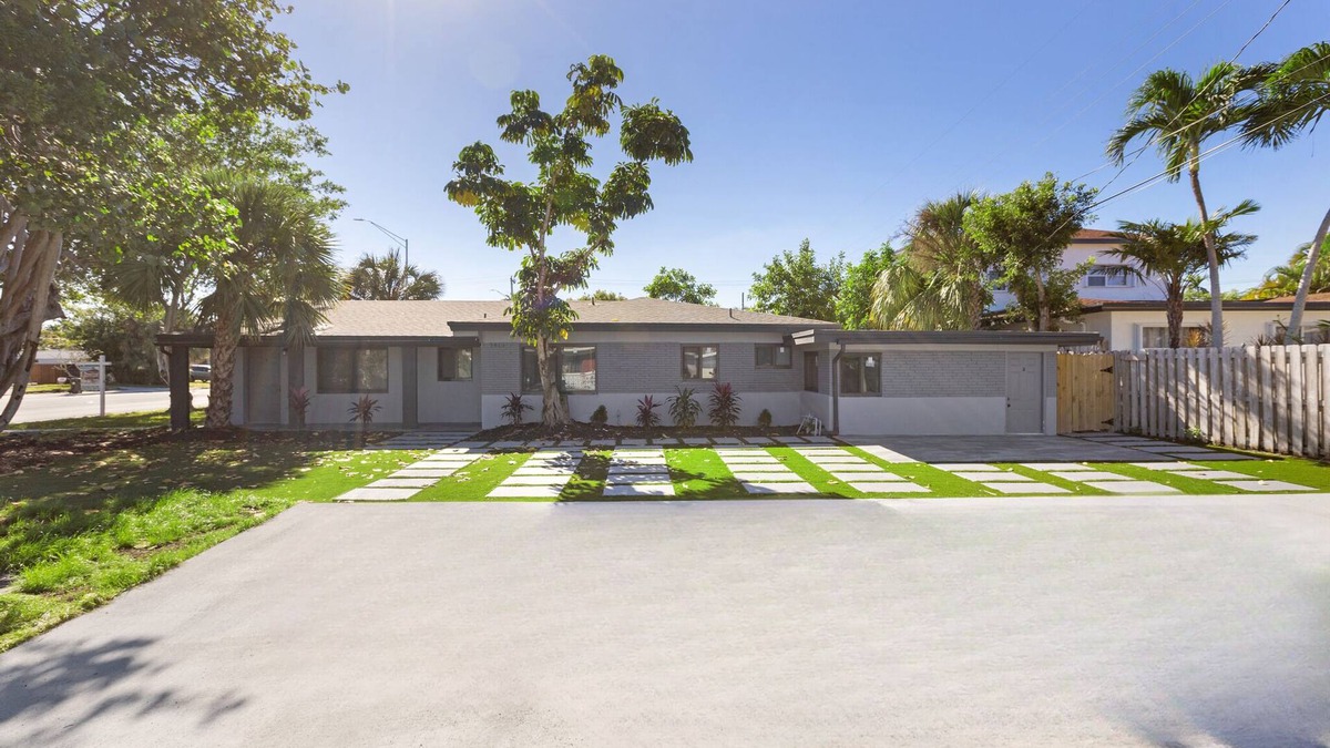 Poinsettia Heights Condo | Oasis by Sun Getaway Rentals Fort Lauderdale