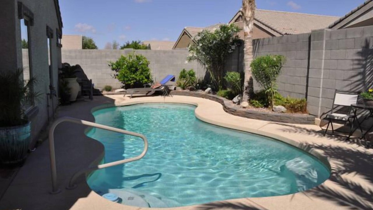 Dysart Cactus House | Oasis in the desert - Pool Heat Included!