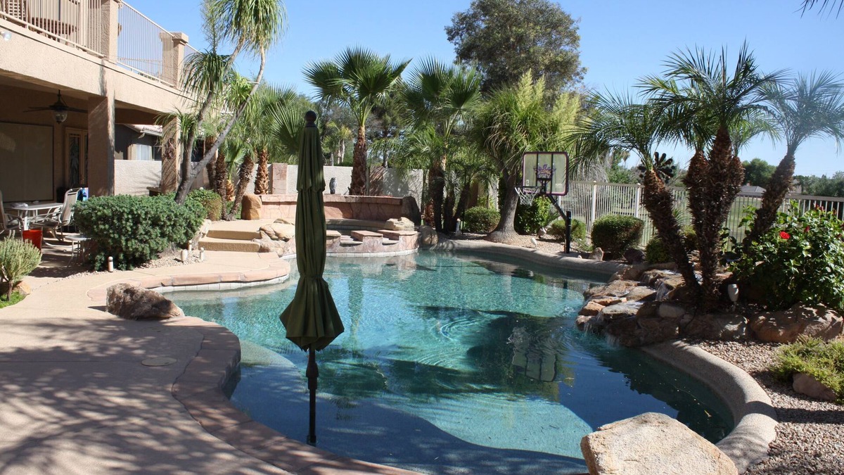 Superstition Springs House | Oasis in the desert! Pool, hot tub, putting chipping green, outdoor bar.