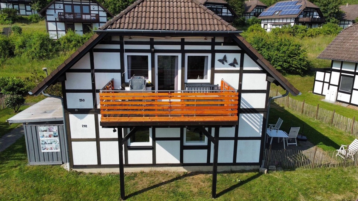 Feriendorf Frankenau Apartment | Oasis of peace with a view of the valley, directly at the Kellerwald access, free WLAN!