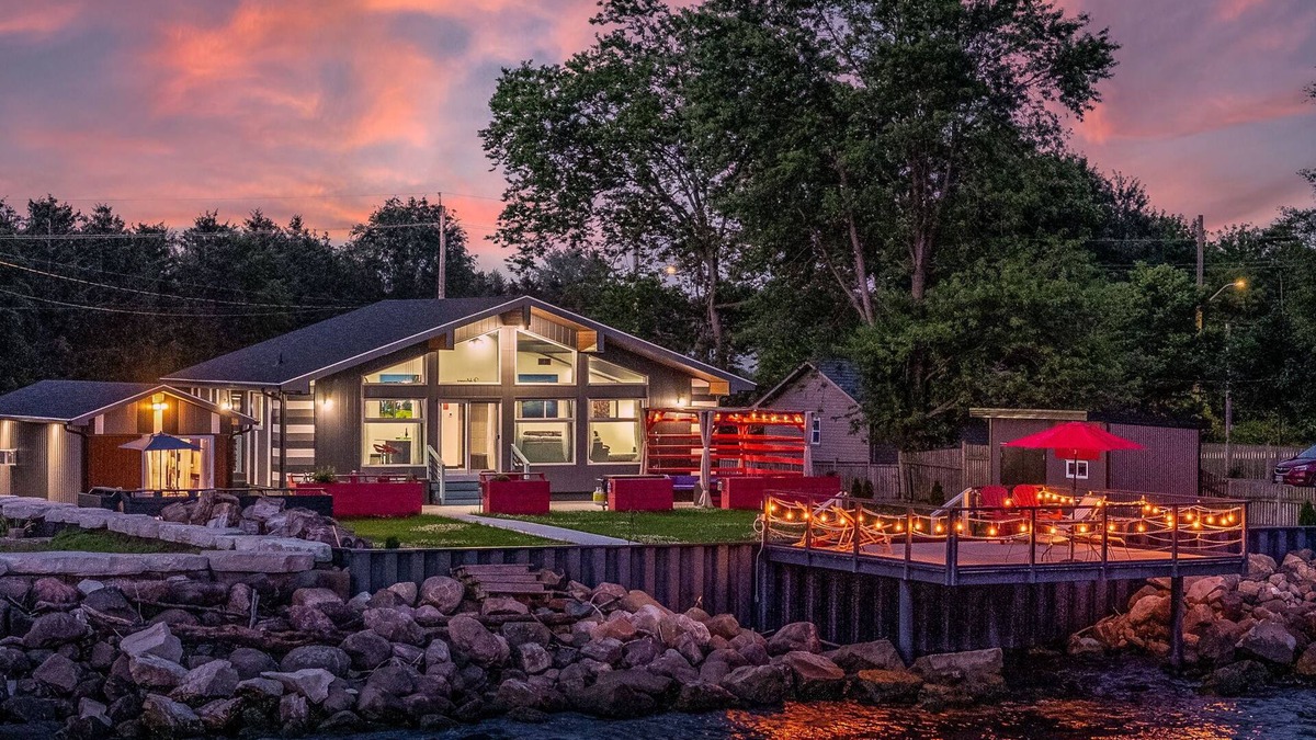 Leamington Cottage | OASIS ON THE LAKE