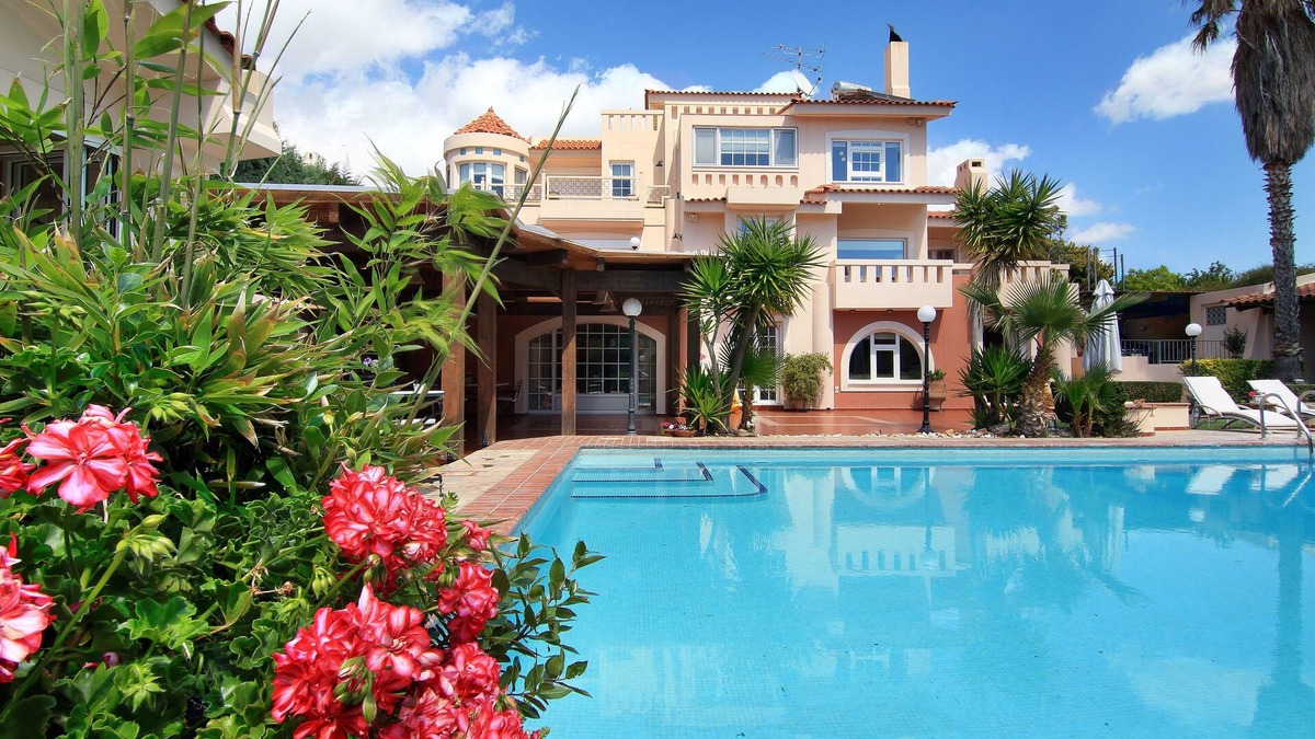 Saronikos Villa | Oasis pool house in Lagonisi