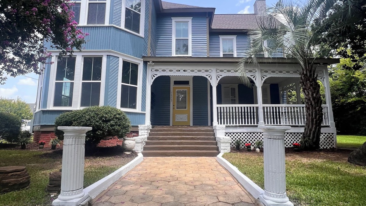 Americus Apartment | Oasis Retreat nCharming, newly renovated 1/1 in the heart of downtown