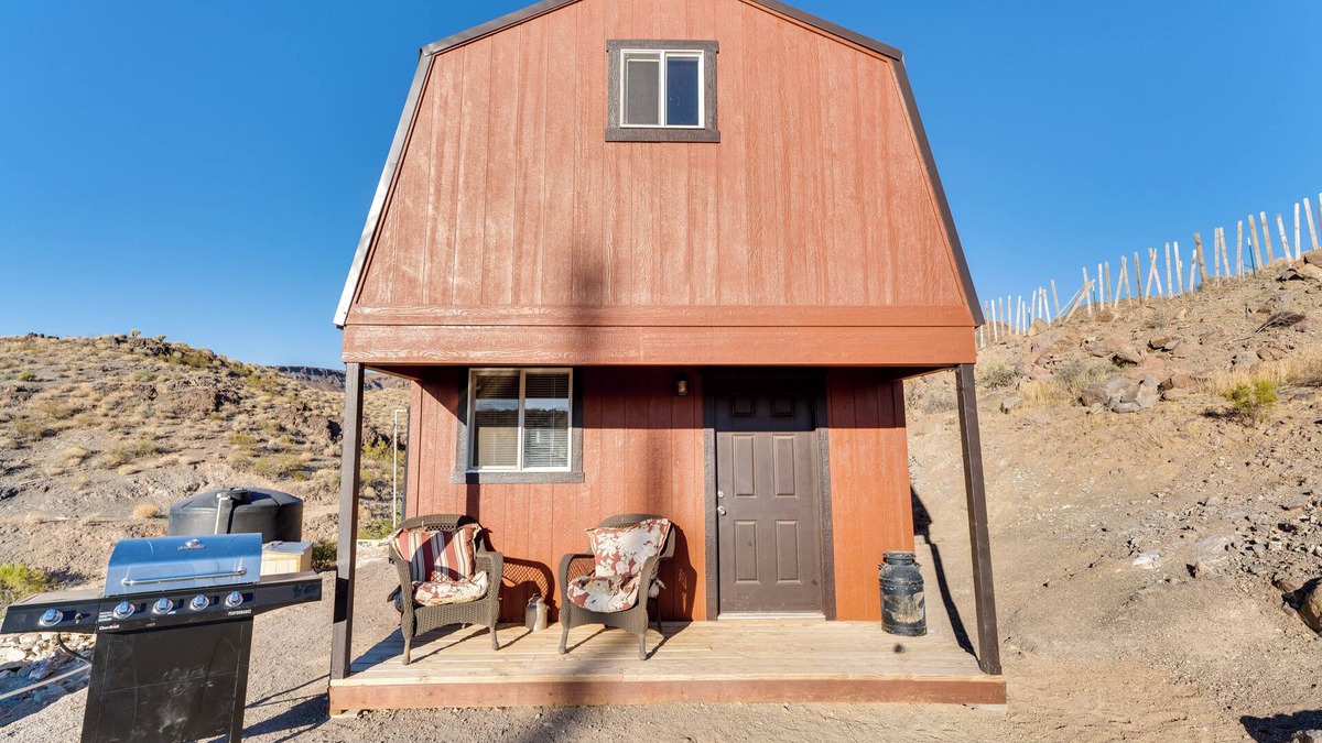Golden Valley Apartment | Oatman Studio w/Fire Pit Near Bullhead City!