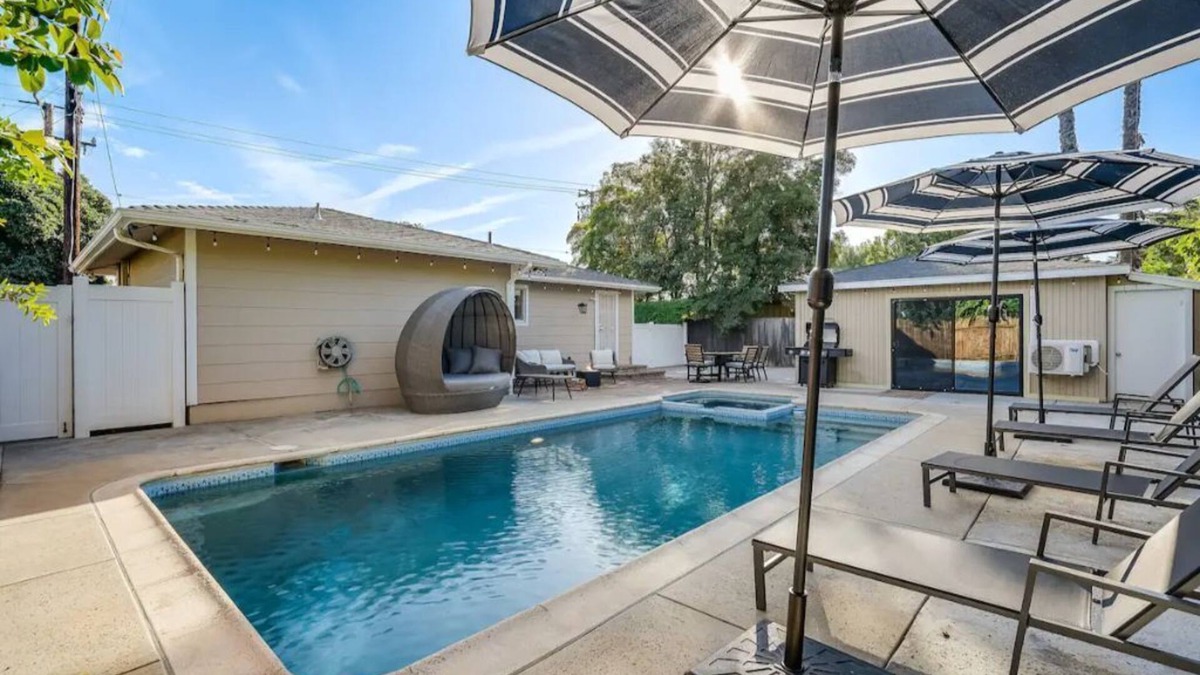 North Tustin Apartment | OC Oasis, Disney, Heated pool, Sleeps12, EV Chargen