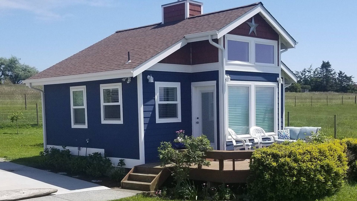 Oak Harbor House | Ocean Bluff Farm Guest House West Side Views of the Ocean, Mountains & Sunsets!
