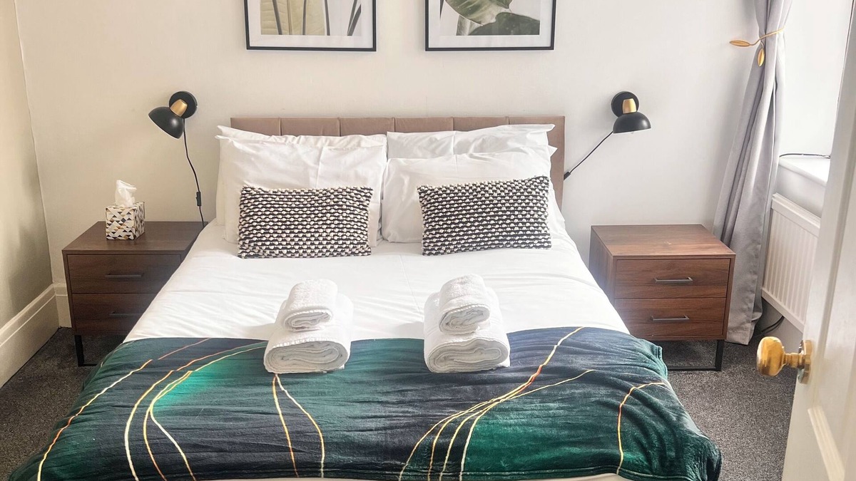 Southend-on-Sea Apartment | Ocean Breeze. Cosy beachside retreat.