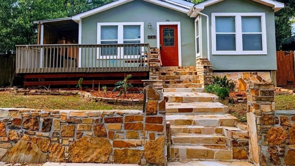 Gulfport House | Ocean Breeze Hideout n3 bedroom/2bath/5 beds