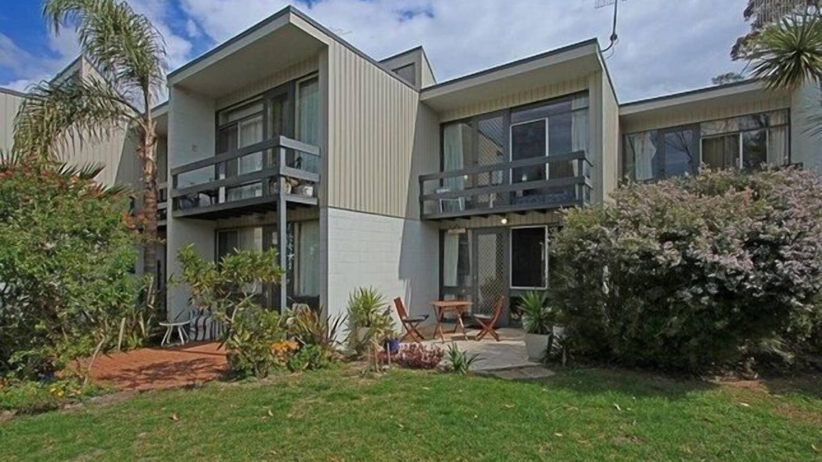 Mollymook Beach House | Ocean Breeze Mollymook Beach