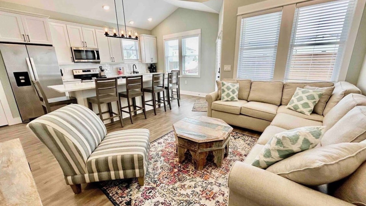 Corolla Light Condo | Ocean Breeze: New Condo Steps to the Beach