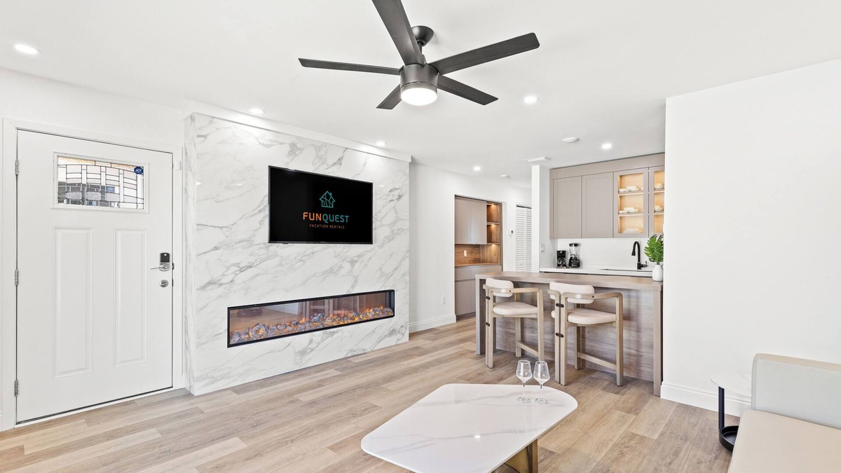 Silver Sands Apartment | Ocean Breeze 2B | 1 Bed, 1 Bath