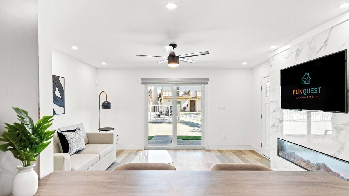 Silver Sands Apartment | Ocean Breeze 2A | 1 Bed, 1 Bath