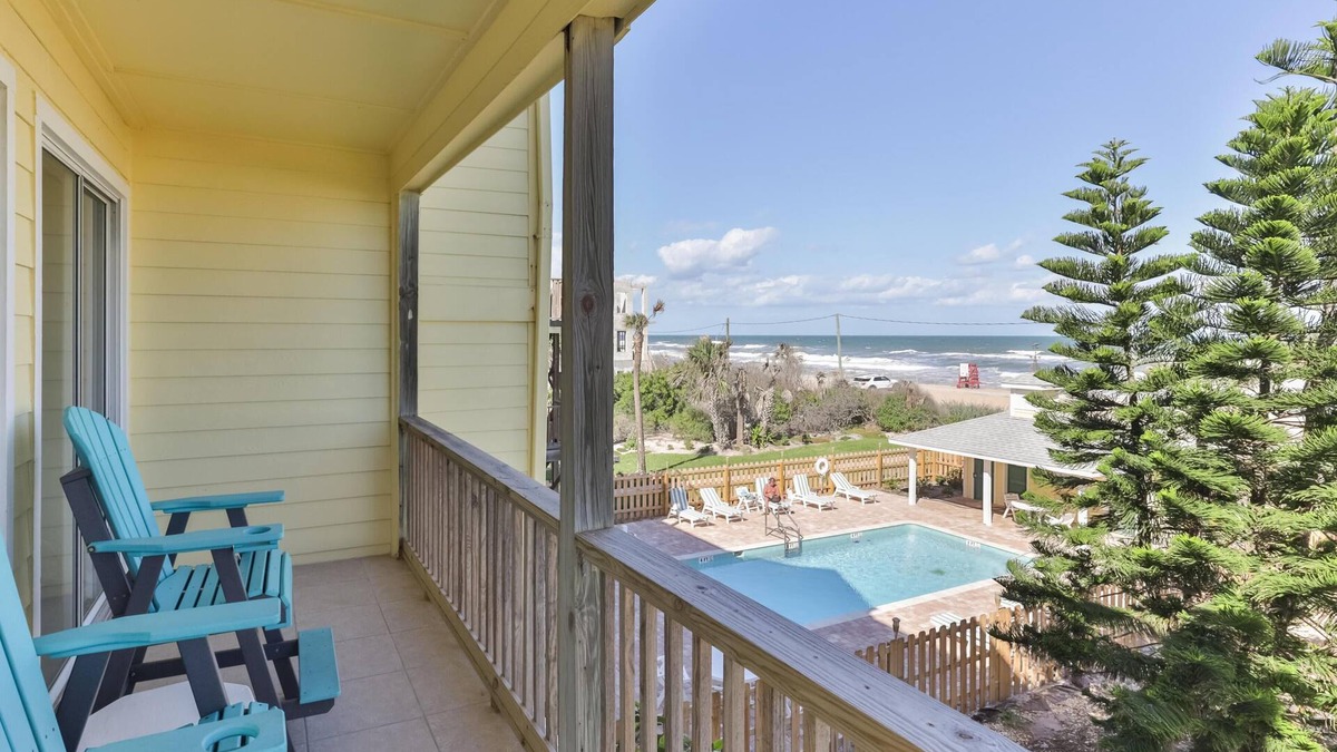 New Smyrna Beach Condo | Ocean Club at Turtlemound 107 - 2 bedroom 1 bath