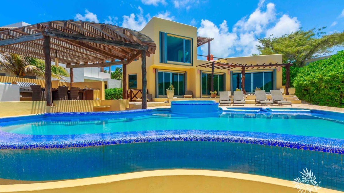 Isla Mujeres House | Ocean Front 4 BR w/Pool & Outdoor Space