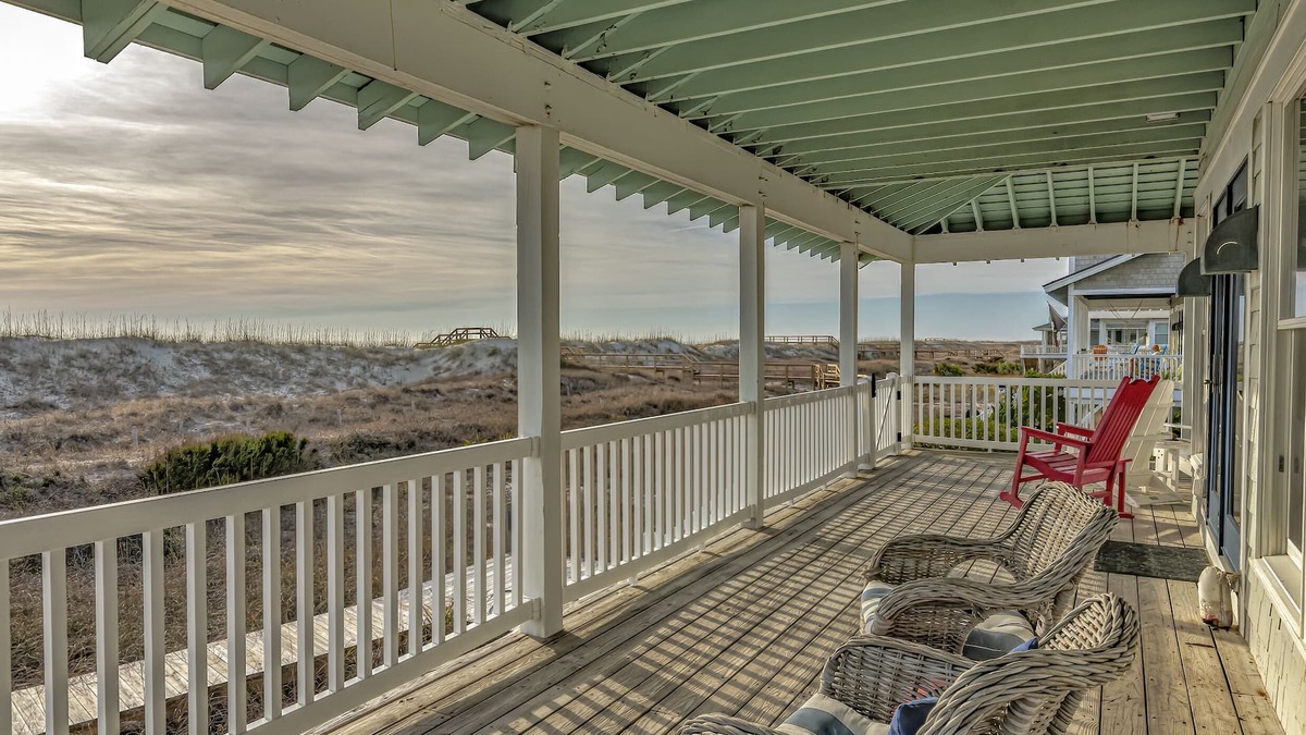 Flora's Bluff House | Ocean front home, access to both clubs and large porches! Breaking Point