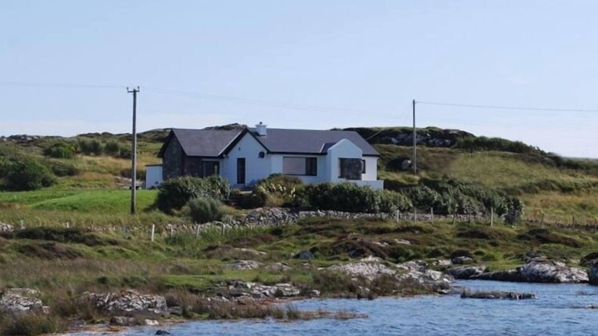 Ballyconneely House | Ocean Front Home with Spectacular Views Overlooking Mannin Bay