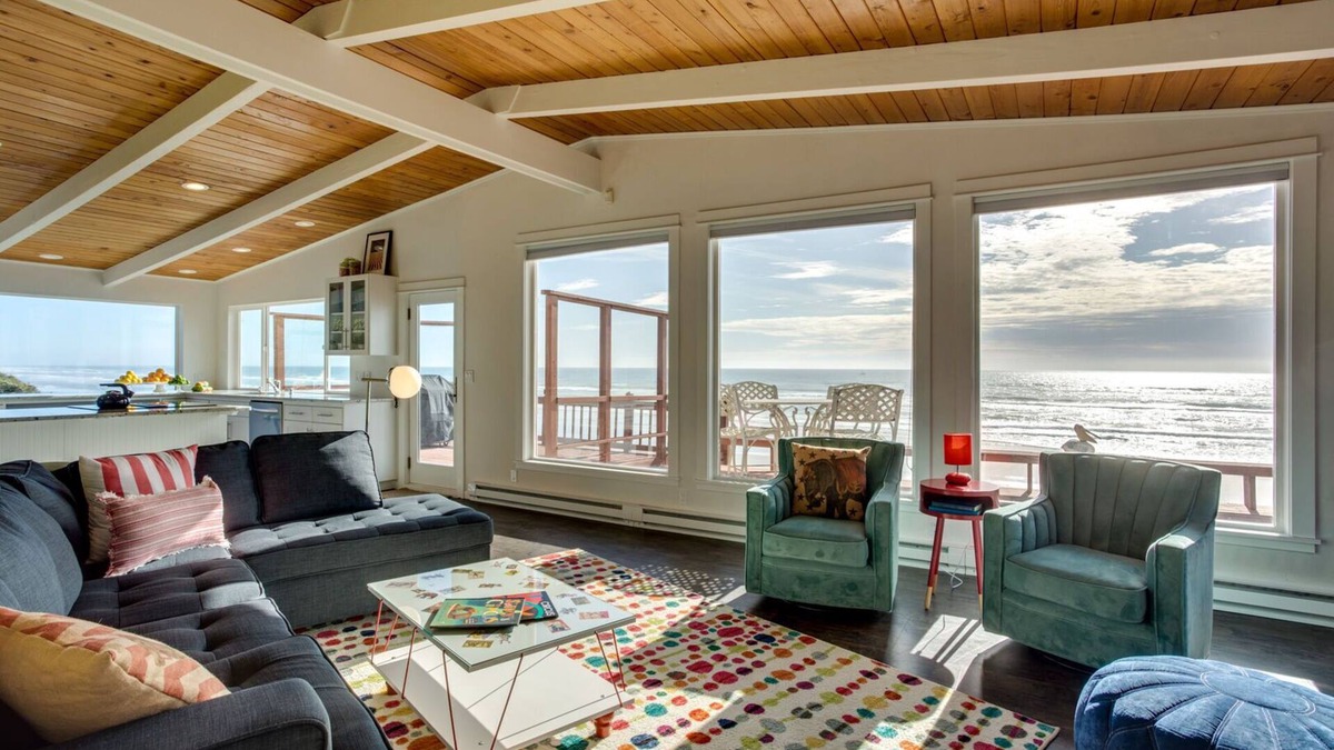 South Beach House | Ocean Front Hot Tub, South Beach, Newport, Dog Friendly!