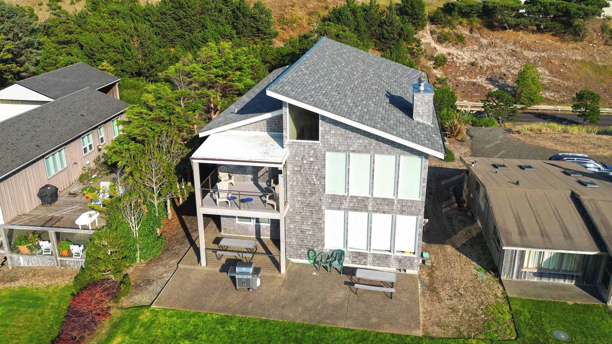 Gearhart House | OCEAN FRONT: MODERN MARVEL: Seaside Vacation Homes, Inc Managed Property