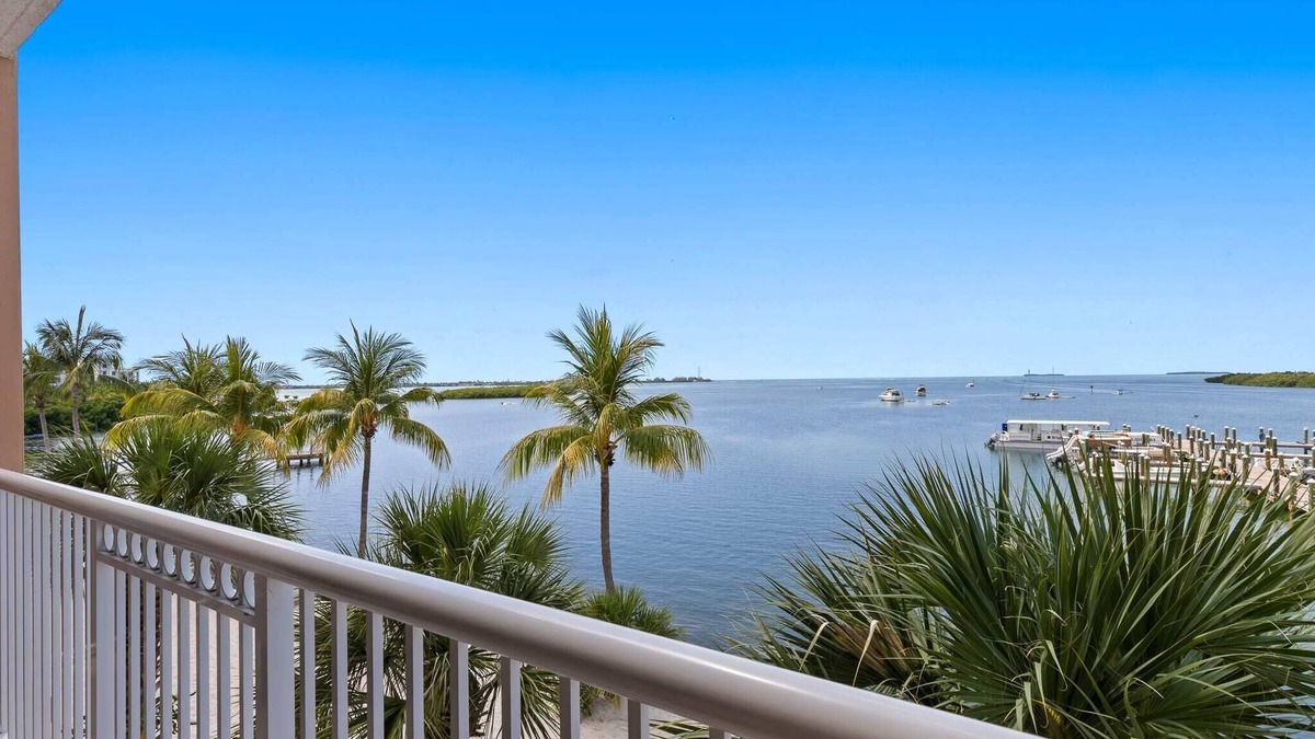Key West Condo | Ocean Front Presidential Suite | Beachside Resort
