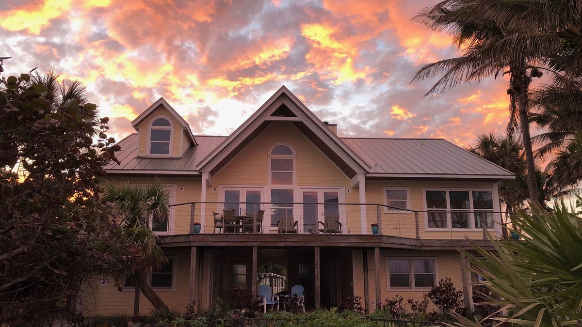South Beach House | Ocean Front. Private Beach, 5 BR, 3 1/2 Bath, grill