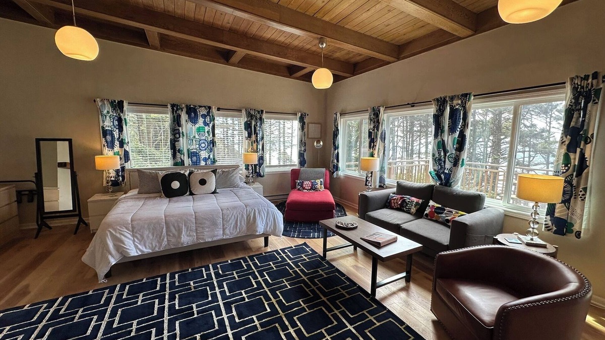 Yachats Apartment | Ocean Front, Sunrise at Oregon House, Stairs to the Beach!