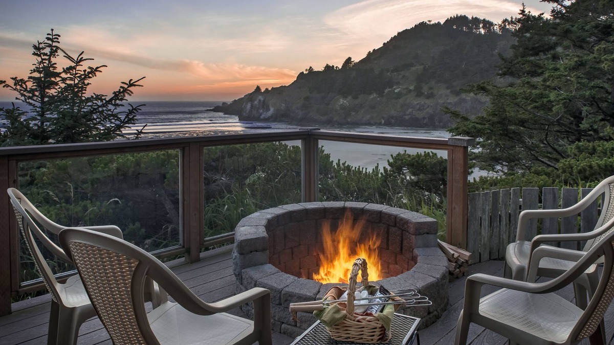 Agate Beach Bed & Breakfast | Ocean House