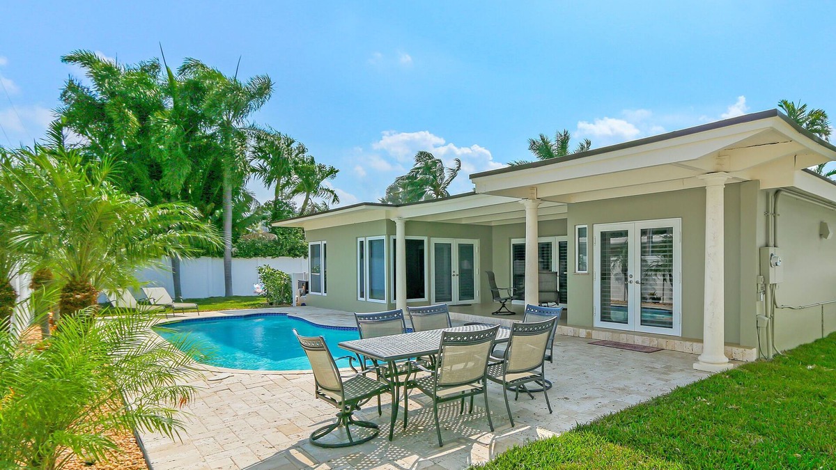 Bel Air House | Ocean Mist: Chef's Kitchen & Private Pool